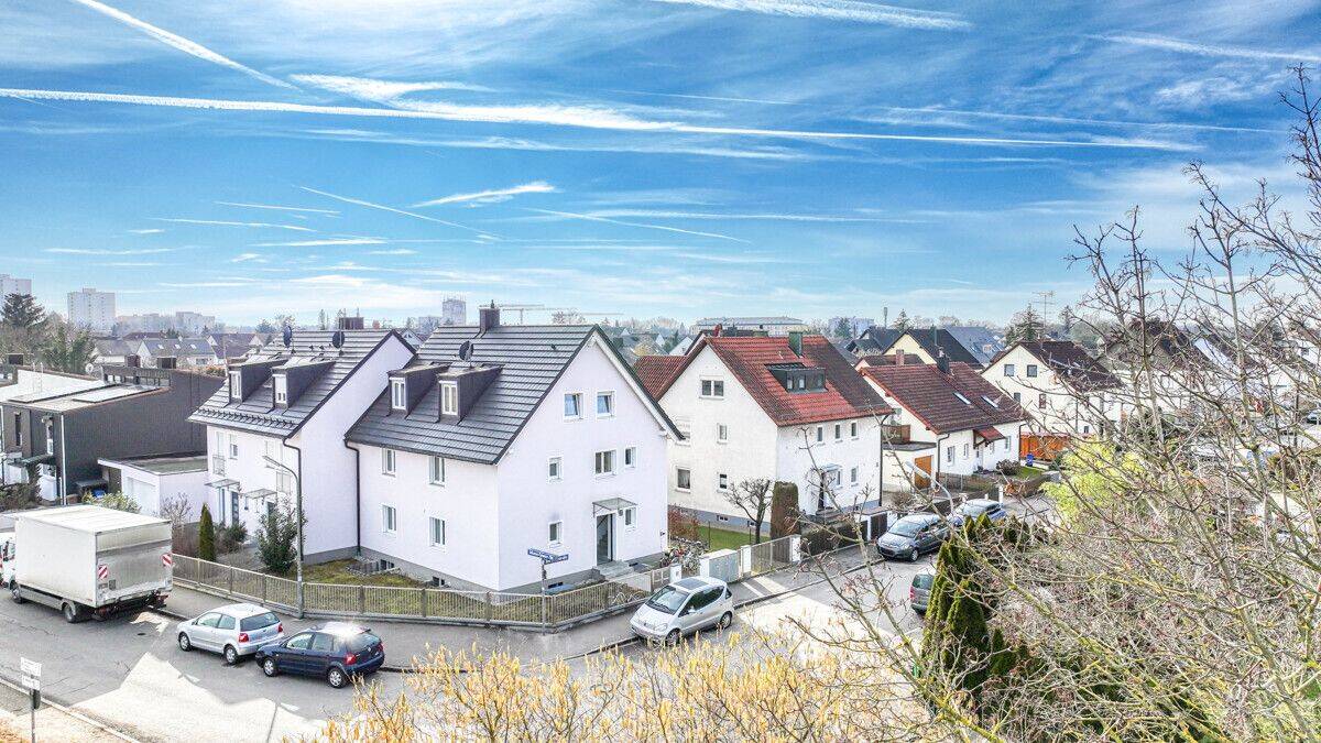Hochwertig kernsaniertes Mehrfamilienhaus im Norden Münchens, 80995 München (Allach-Untermenzing Feldmoching-Hasenbergl Moosach)