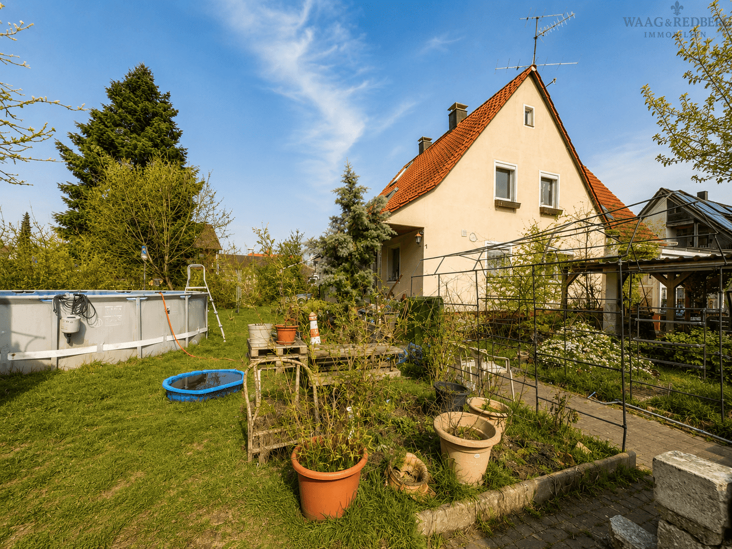 Großzügiges Familienhaus in Weiher – renovierungsbedürftig, 91080 Uttenreuth
