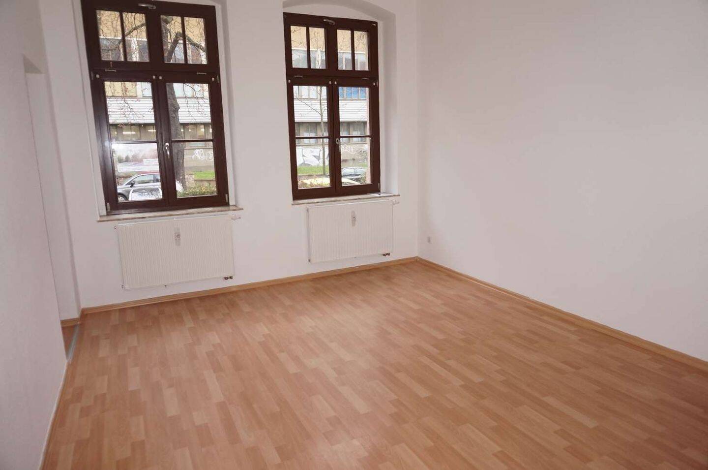 Frei ab 1.10.26  ! Küche mit Balkon  – kleines sep. Arbeitszi. !!!, 9120 Chemnitz (Altchemnitz Bernsdorf Helbersdorf Kapellenberg)