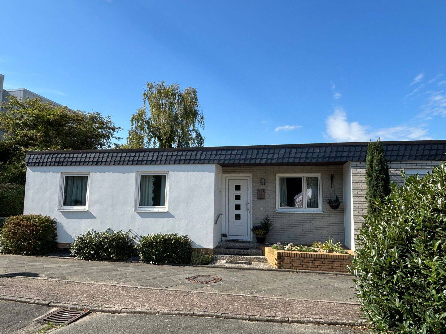 Gepflegter Bungalow in Detmerode auf einem Erbbaugrundstück, dass man käuflich von der Stadt Wolfsburg erwerben könnte!, 38444 Wolfsburg (Detmerode Hattorf Heiligendorf Rabenberg Westhagen)