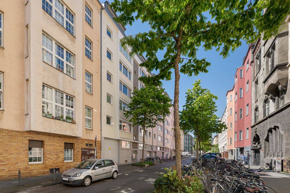 Sanierte 2,5-Zimmer-Wohnung in der Balthasarstraße mit Garage!, 50670 Köln (Innenstadt-Nord Altstadt-Nord Neustadt-Nord)