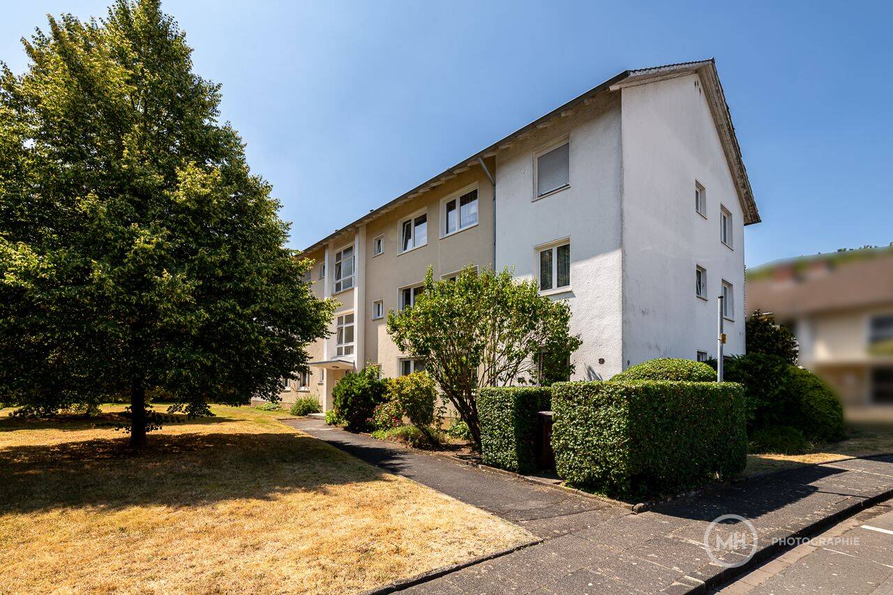 MANNELLA *Großzügig wohnen in Rheinnähe* Vier-Zimmer mit Balkon und eigener Garage., 53639 Königswinter