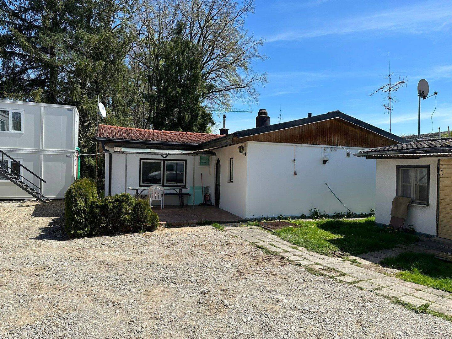 Haus und Wohncontainer zu vermieten für Arbeiter und Monteure bis zu 10 Mann möbliert nur gewerblich, 85635 Höhenkirchen-Siegertsbrunn