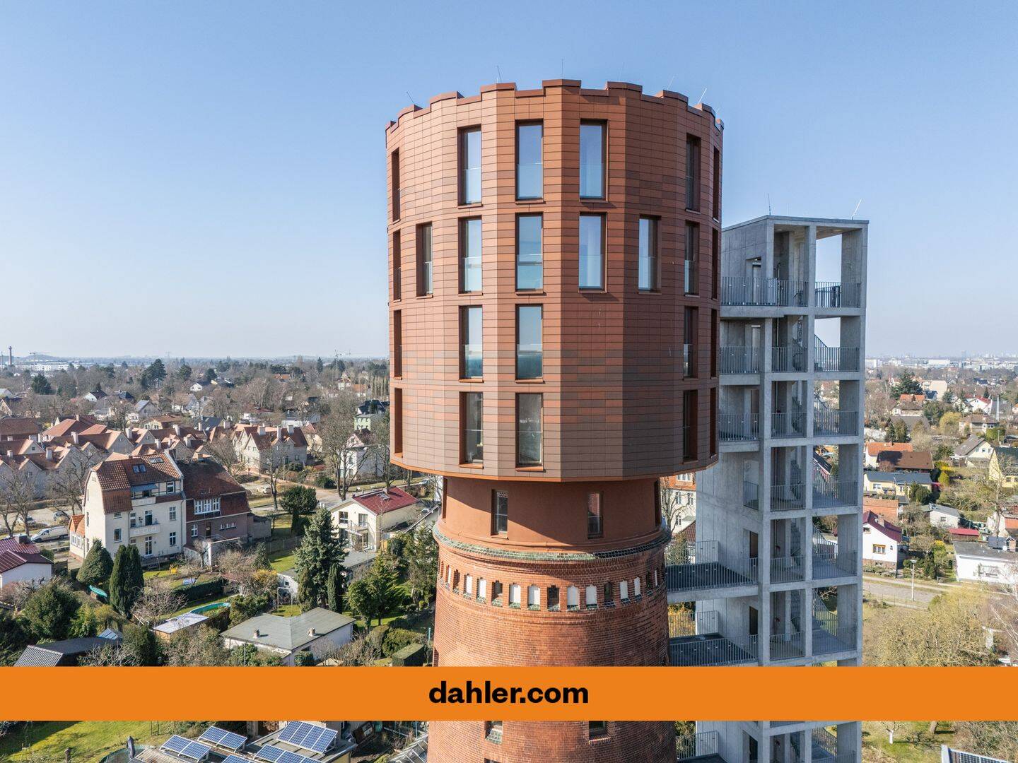 Im Loft-Style über den Dächern Berlins, 12524 Berlin (Treptow-Köpenick Altglienicke Kleingartenanlage Falkenbrunn 1)