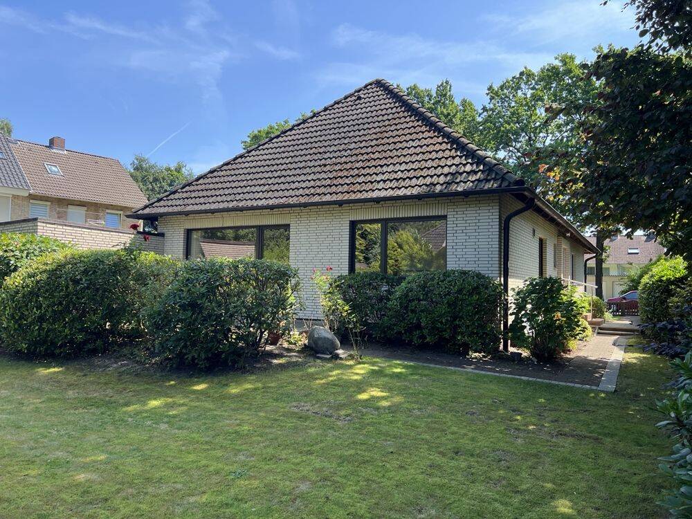 Außerordentlich großzügiges Einfamilienhaus in familienfreundlicher Lage, 22455 Hamburg (Eimsbüttel Niendorf Schnelsen)
