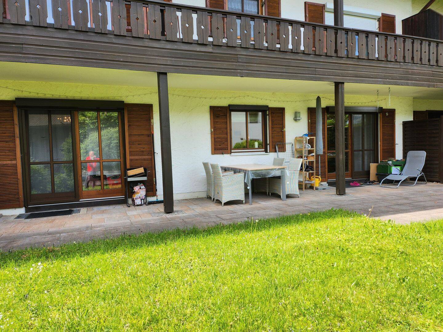 Wunderschöne möblierte 2-Zimmer EG-Wohnung mit großer Terrasse in ruhiger zentraler Lage von Prien am Chiemsee zu vermieten!, 83209 Prien a. Chiemsee (Prien)