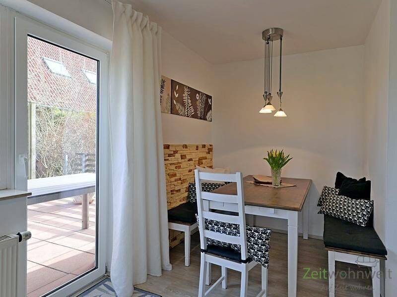 (EF0761_M) Dresden: Schönfeld, schöne möblierte Maissonette-Wohnung mit Gäste-WC, großer Terrasse und PKW-Stellplatz, 1328 Dresden