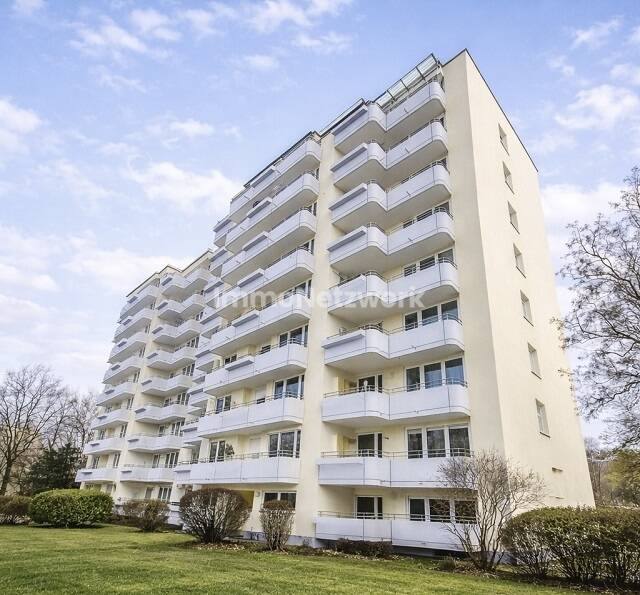 *Großzügige Wohnung mit Balkon & Tiefgarage in München-Perlach* – 81737 München – Bild 1 von 3