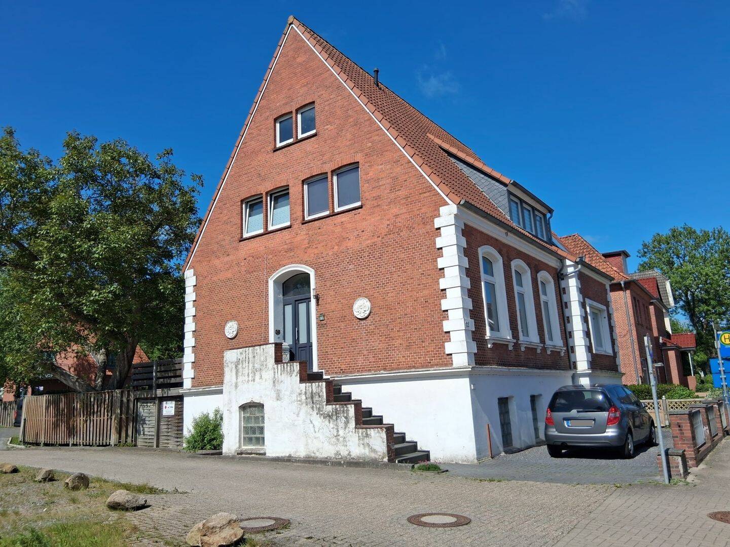 Historisches Klinkergebäude mit zwei Wohneinheiten im beliebten Wolthusen., 26725 Emden