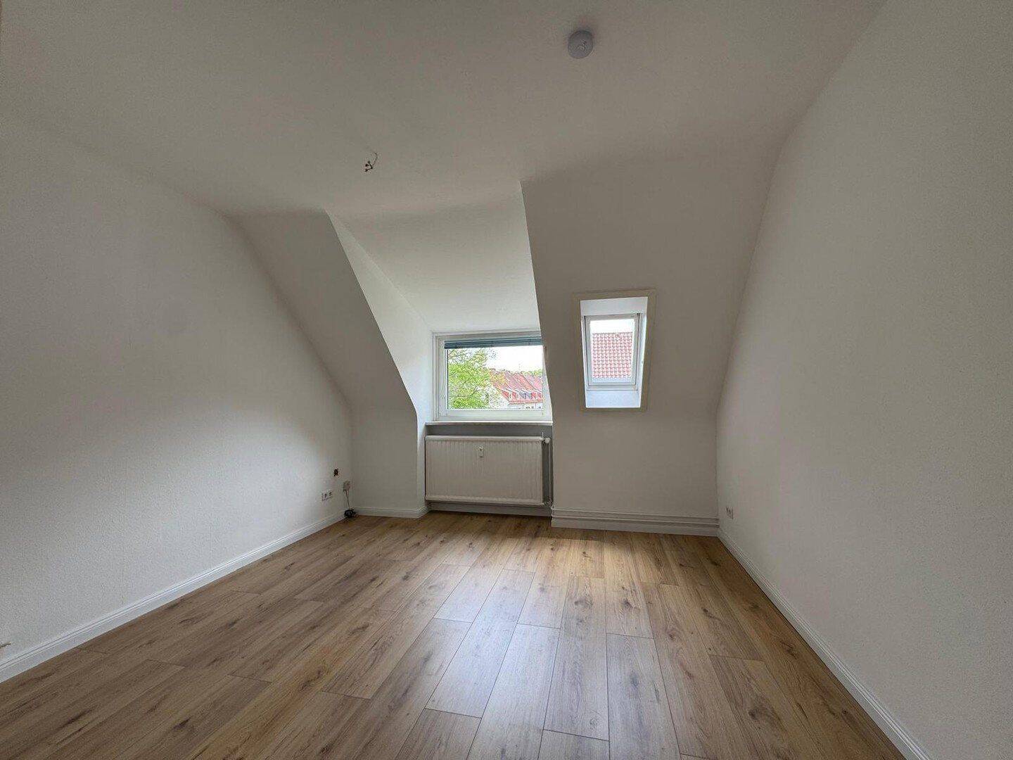 6,4% Rendite: Kernsanierte 3-Zimmerwohnung mit Einbauküche in toller Wohnanlage, 28717 Bremen (Burgdamm Lesum Sankt Magnus)