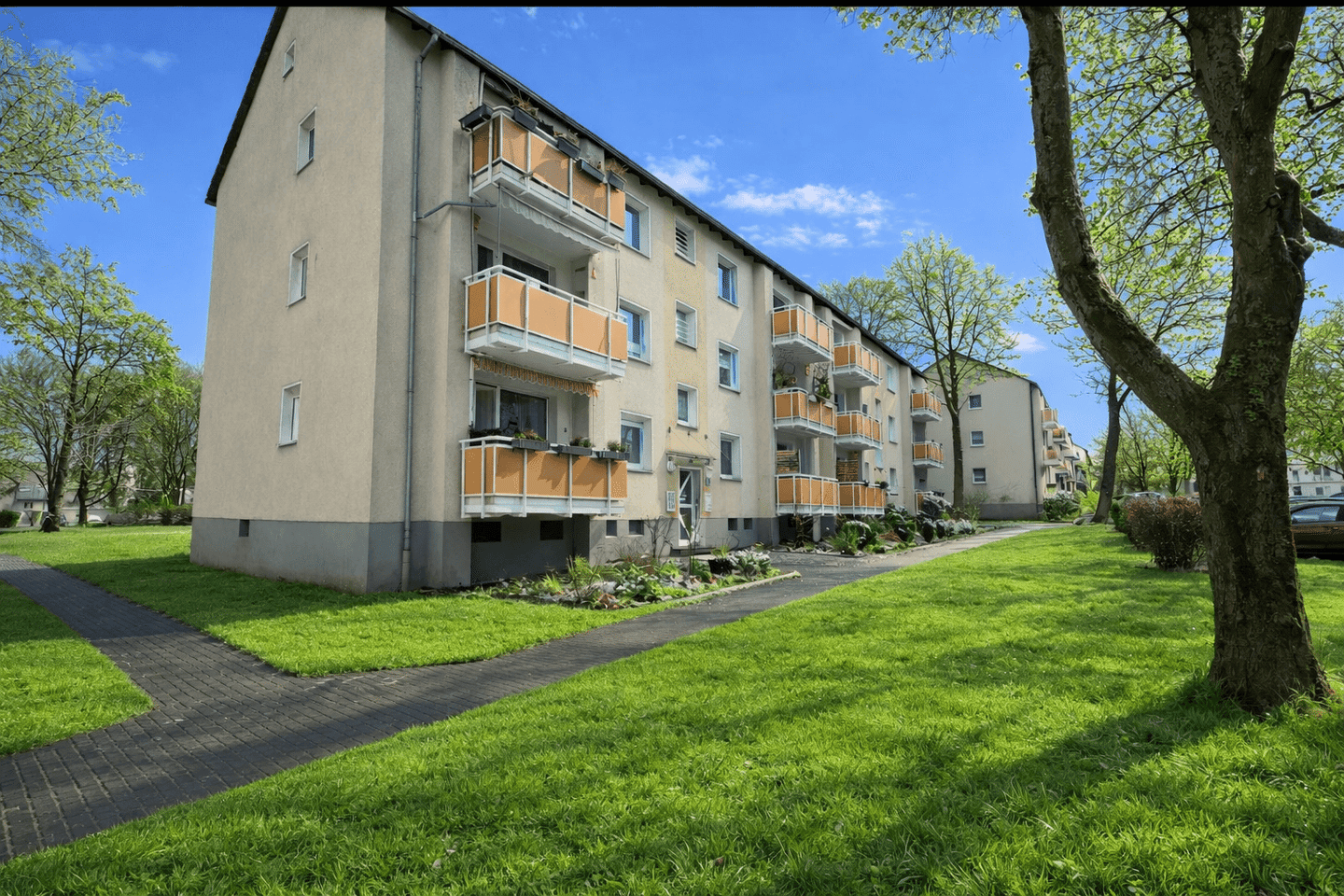 Renovierte 2,5-Zimmer-Wohnung mit Balkon und 3-Zimmer-Potenzial in Bochum, 44869 Bochum (Dahlhausen Eppendorf Höntrop Sevinghausen Westenfeld)