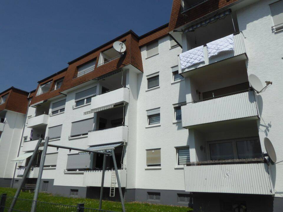 Wohnkomfort pur – liebevoll saniert mit Balkon und 2 Stellplätzen!, 35457 Lollar
