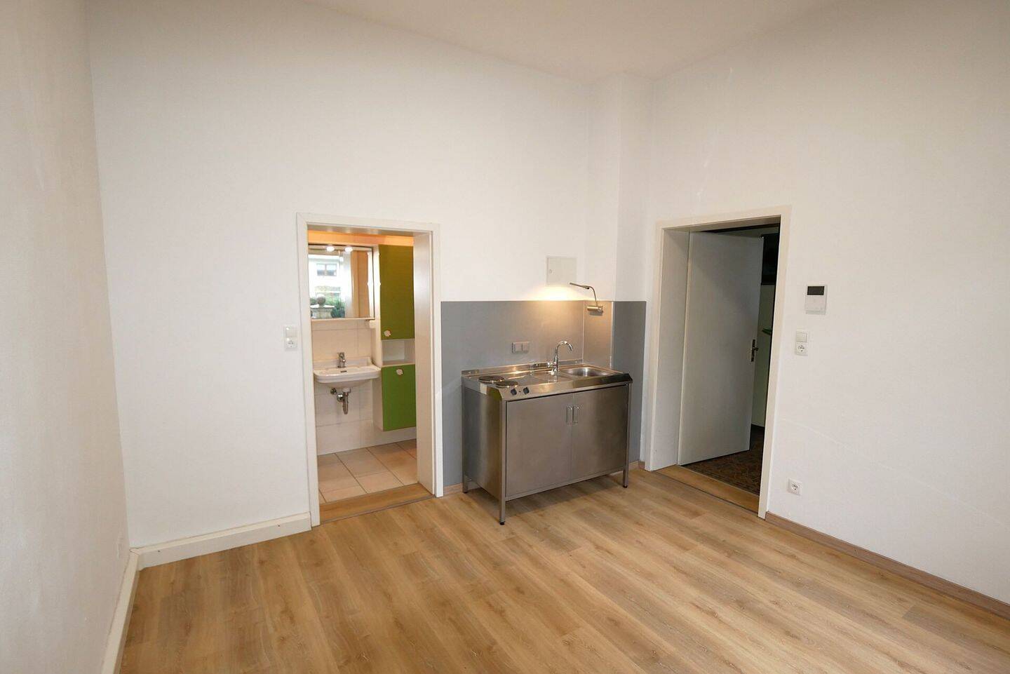 Ideale Zweitwohnung: Kleines Apartment mit Pantryküche am Hofgarten, 96450 Coburg