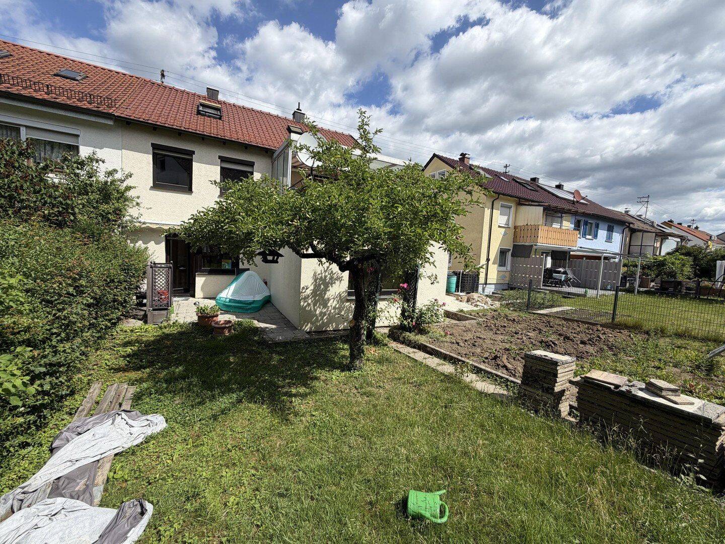 Ein- oder Zweifamilien Haus mit 6,5 Zimmern in Waiblingen, 71336 Waiblingen