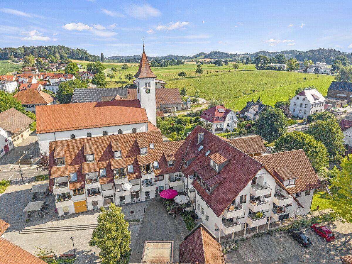 Charmante 2-Zimmer-Wohnung mit zwei Balkonen in zentraler Lage von Schlier, 88281 Schlier