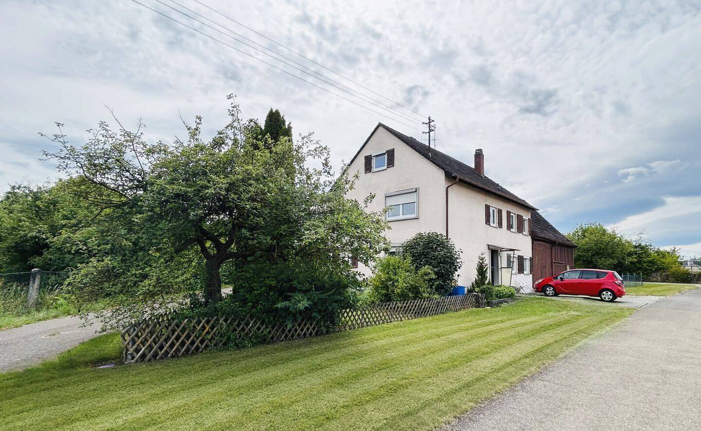 Zweifamilienhaus mit großem Grundstück und Potenzial, 74589 Satteldorf