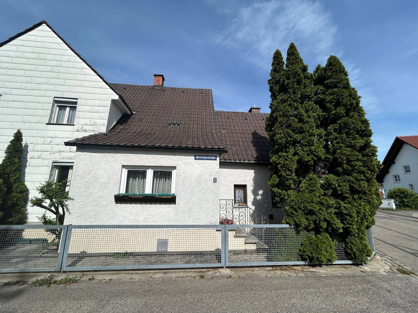 Charmante Doppelhaushälfte mit Potential in Dingolfing, 84130 Dingolfing