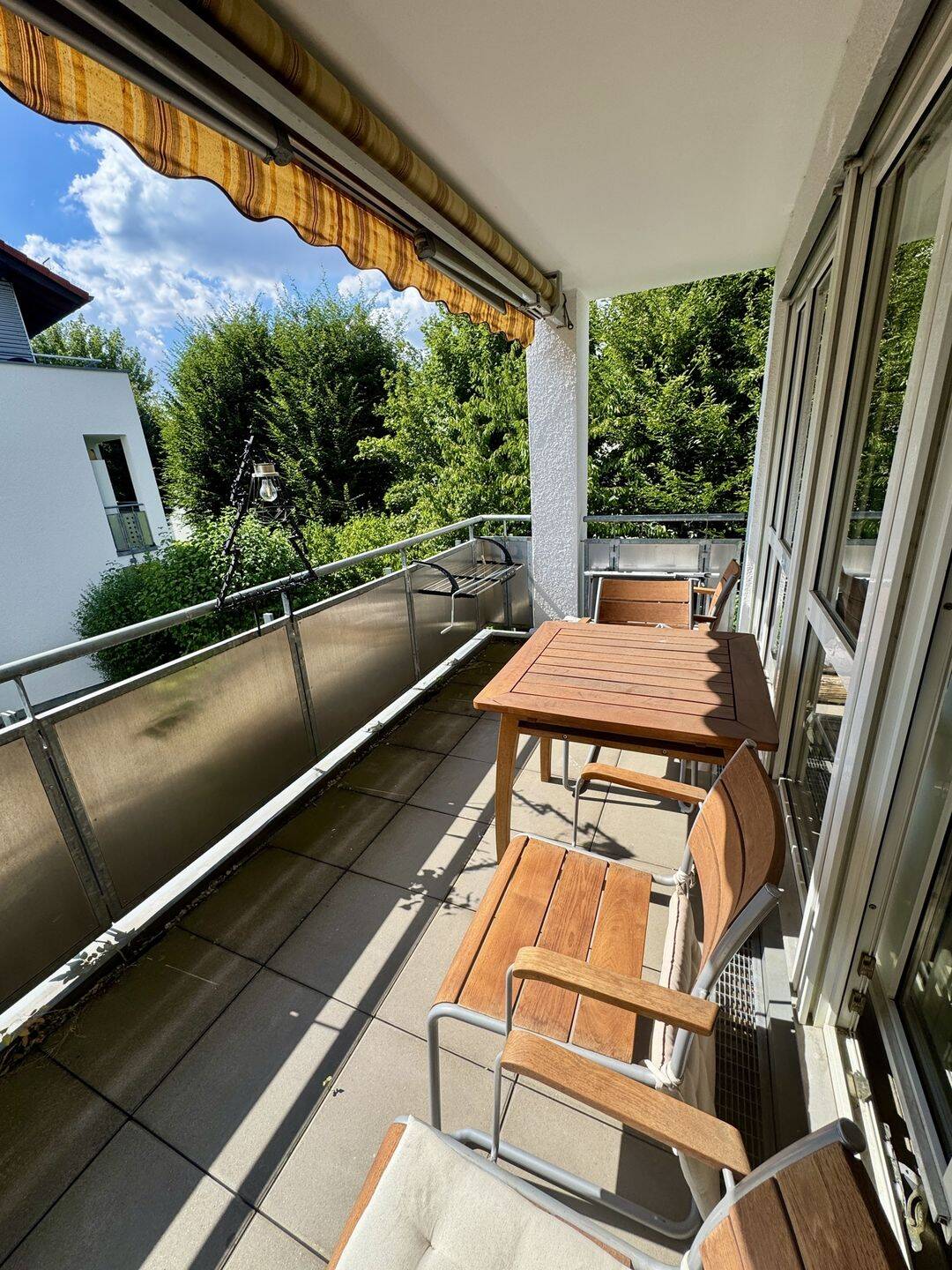 Sonnige 3,5-Zimmer-Wohnung mit zwei Balkonen in begehrter Wohnlage von Fellbach-Schmiden, 70736 Fellbach