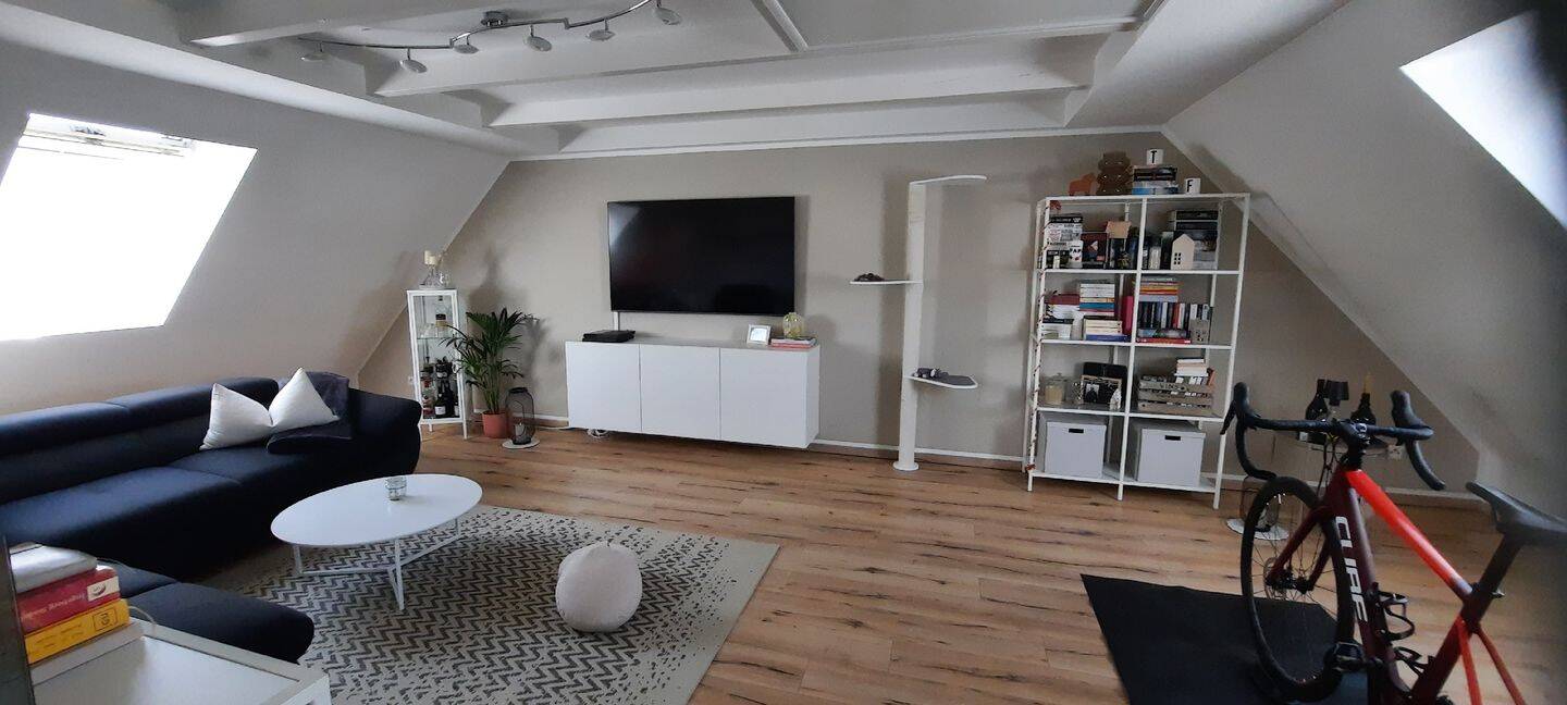 Helle 4-Zimmer-Dachwohnung mit Balkon, 71546 Aspach