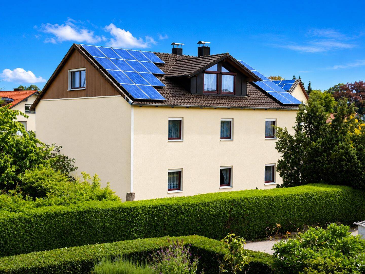 MEHRFAMILIENHAUS MIT DREI WOHNEINHEITEN UND DOPPELGARAGE IN BURGHAUSEN, 84489 Burghausen