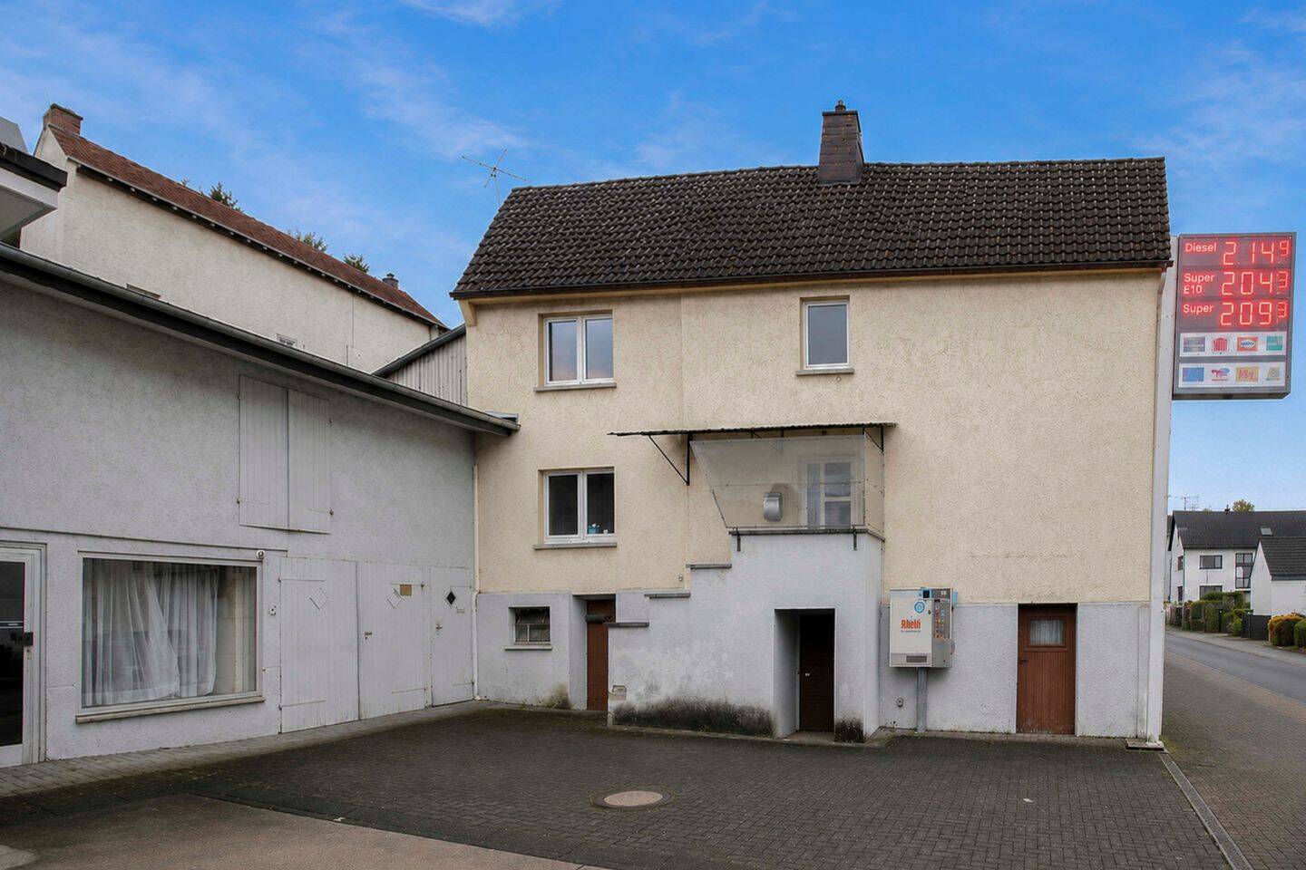 Sanierungsbedürftiges Wohnhaus mit Potenzial für Handwerker in Weinbach, 35796 Weinbach