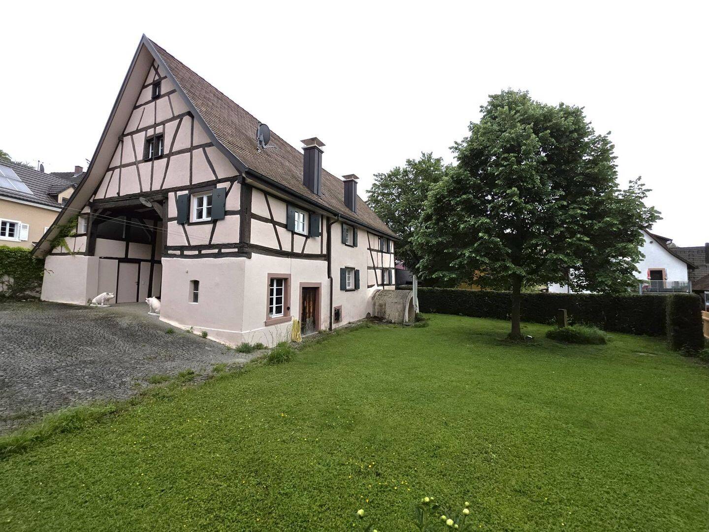 Geräumiges Wohnhaus mit Carportplatz & Garten, 79400 Kandern