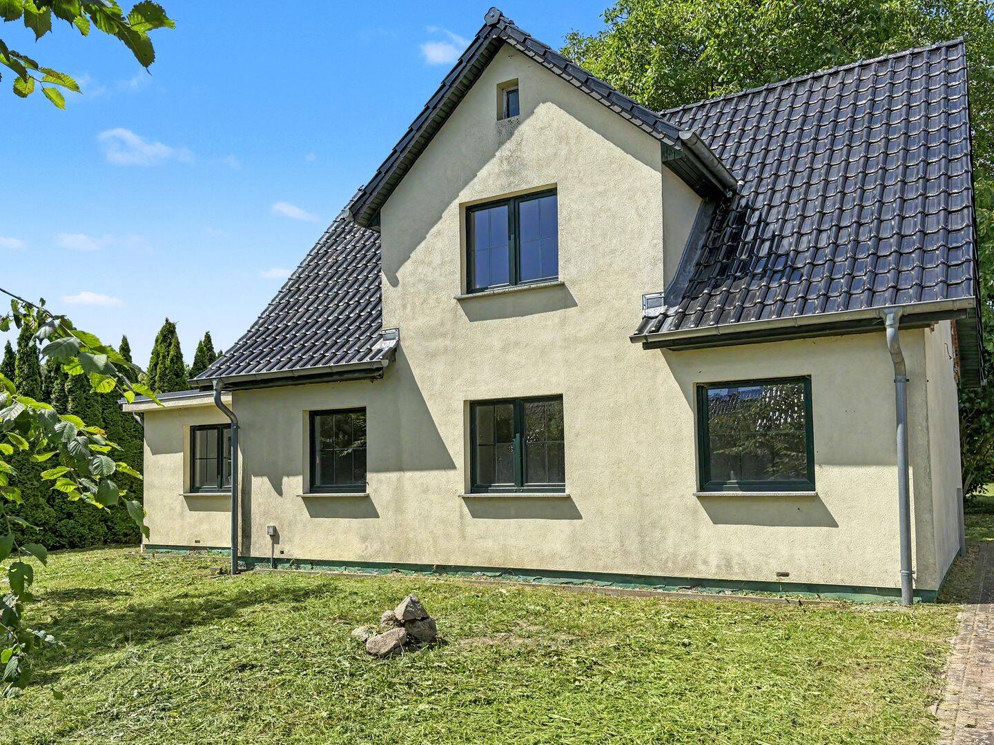 Ihr neues Zuhause in Sundhagen: Einfamilienhaus mit Charakter und Potenzial auf ca. 1.300 m², 18519 Sundhagen