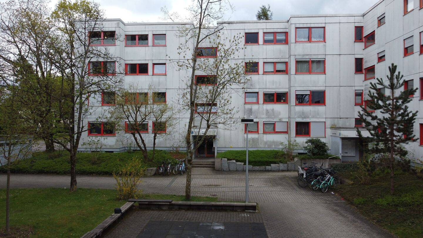 Geräumige 5 – Zimmer Wohnung in Großhadern mit Balkon und viel Platz!, 81375 München (Hadern)