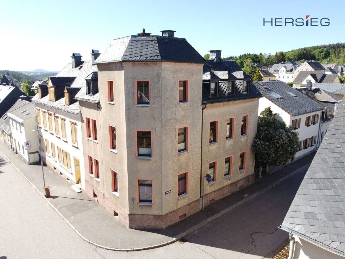 Wohnhaus mit Einliegerwohnung und ausgebautem Dachgeschoss, 9468 Geyer