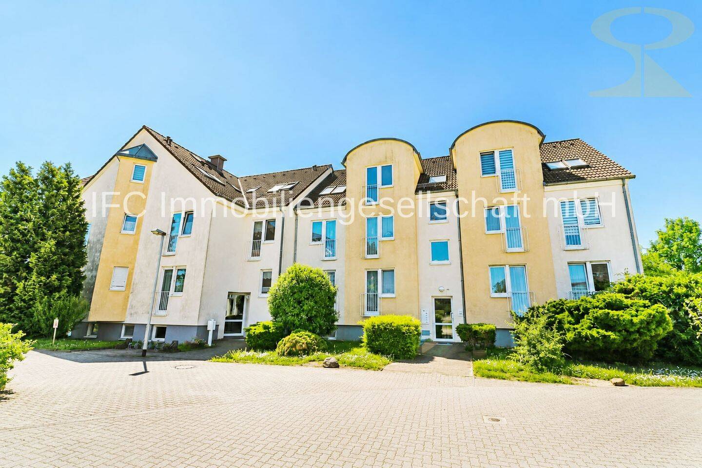 2-Zi.-Eigentumswohung mit Balkon, Tiefgaragenstellplatz und herrlichem Blick ins Grüne in Aken (Elbe), 6385 Aken (Elbe)