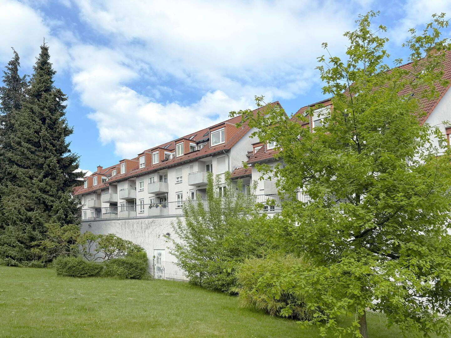 Kassel-Wehlheiden…wunderschöne, gemütliche und freie Dachstudiowohnung mit Balkon, 34121 Kassel (Mitte Süd Wehlheiden)