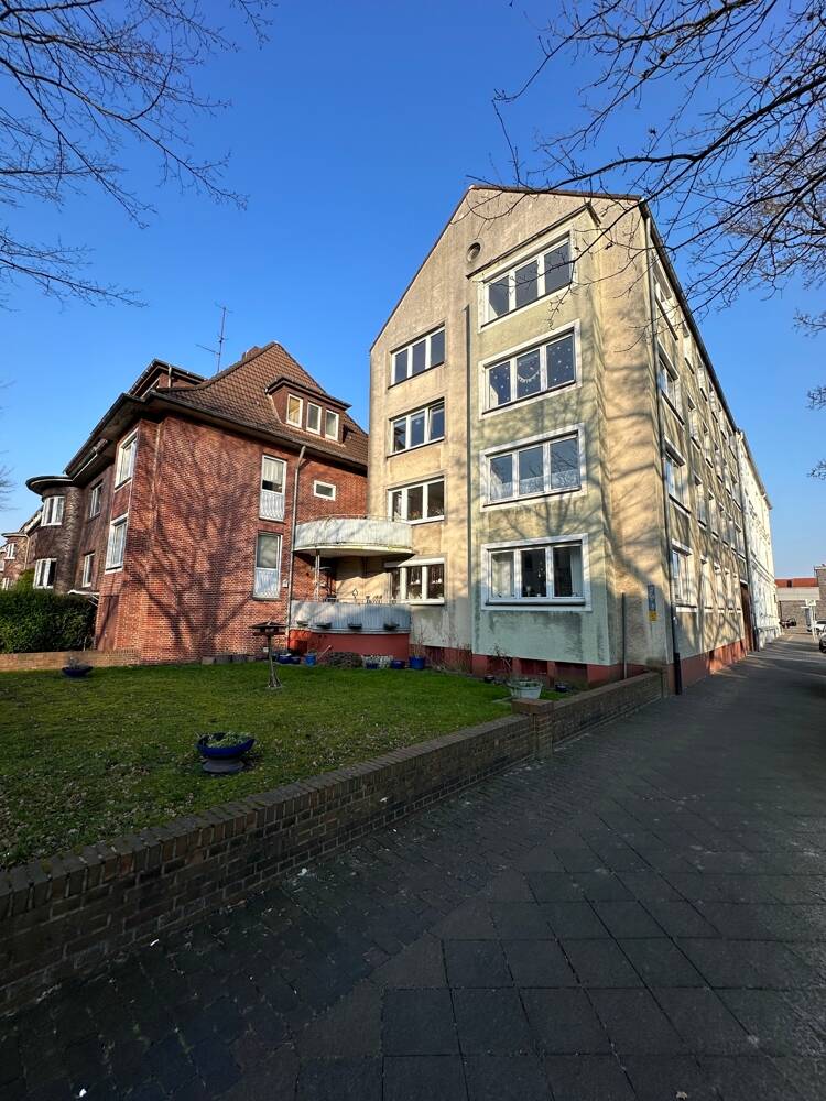 Helle 4-Zimmer-Wohnung mit Balkon und EBK im beliebten Stadtteil Heppens! Frei ab Mitte Mai!, 26384 Wilhelmshaven (Heppens Heppenser Groden Innenhafen Innenstadt Neuende)