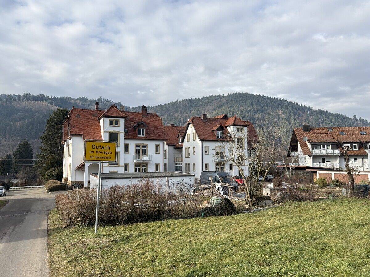 Frisch renovierte Dachgeschosswohnung in idyllischer Lage – 109 m², 79261 Gutach im Breisgau