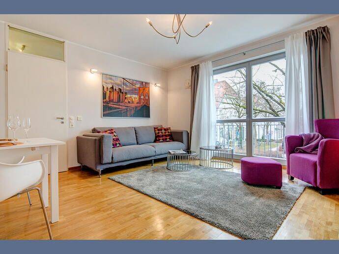Möbliert: In zentraler Lage von Haar: modern möblierte 2-Zimmer Wohnung, 85540 Haar (Trudering-Riem)