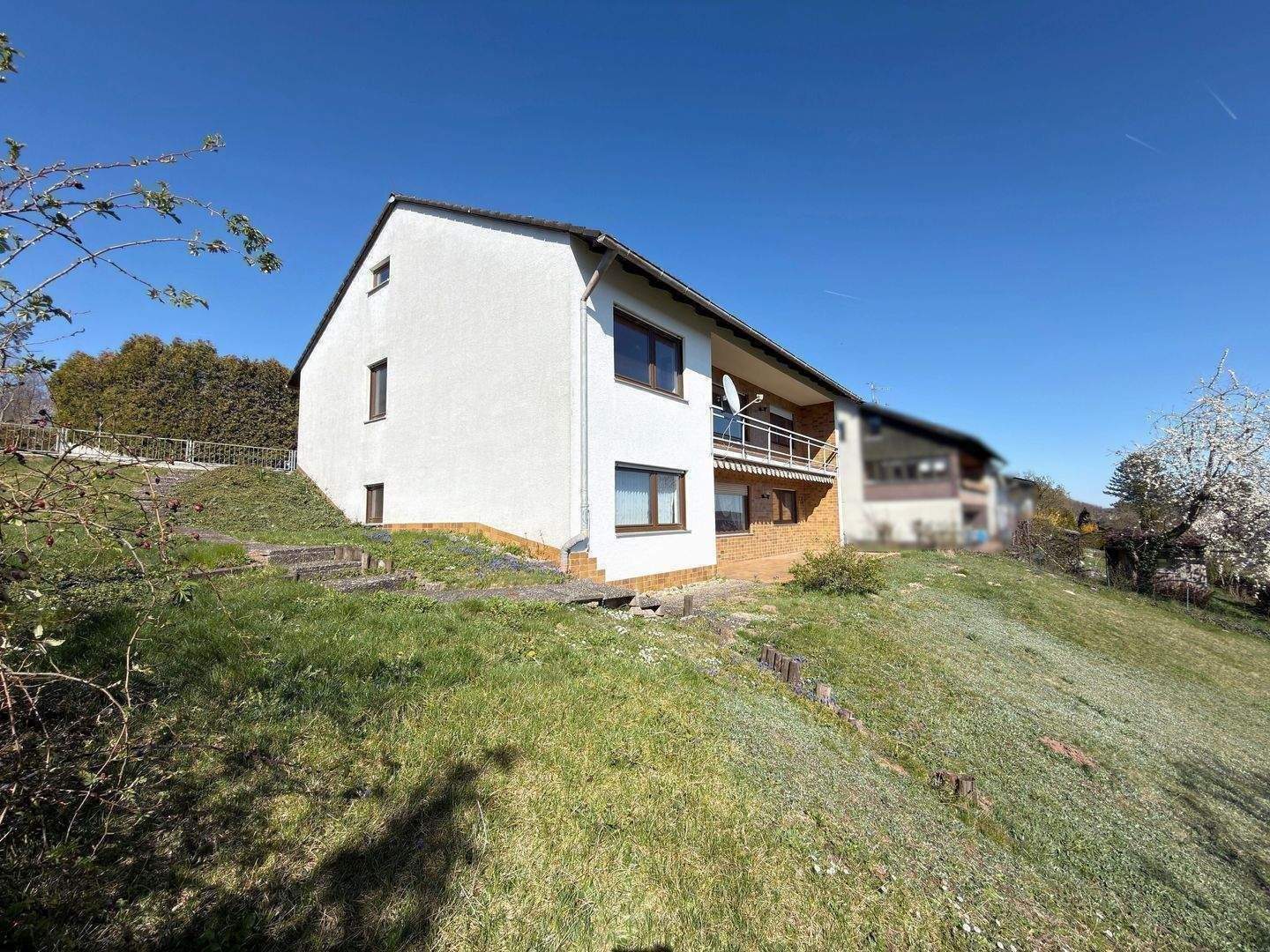 Zweifamilienhaus mit großem Grundstück und viel Potenzial! Doppelgarage ~ zwei separate Wohneinheiten, 90614 Ammerndorf