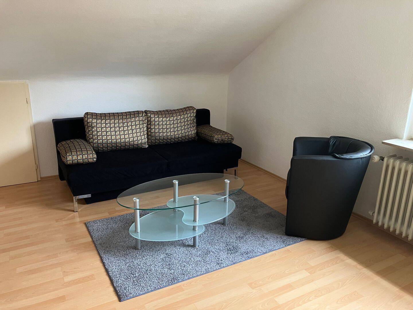 Helles möbliertes Ein-Zimmer DG-Appartment in Heilbronn-Ost, 74074 Heilbronn (Heilbronn Sontheim)