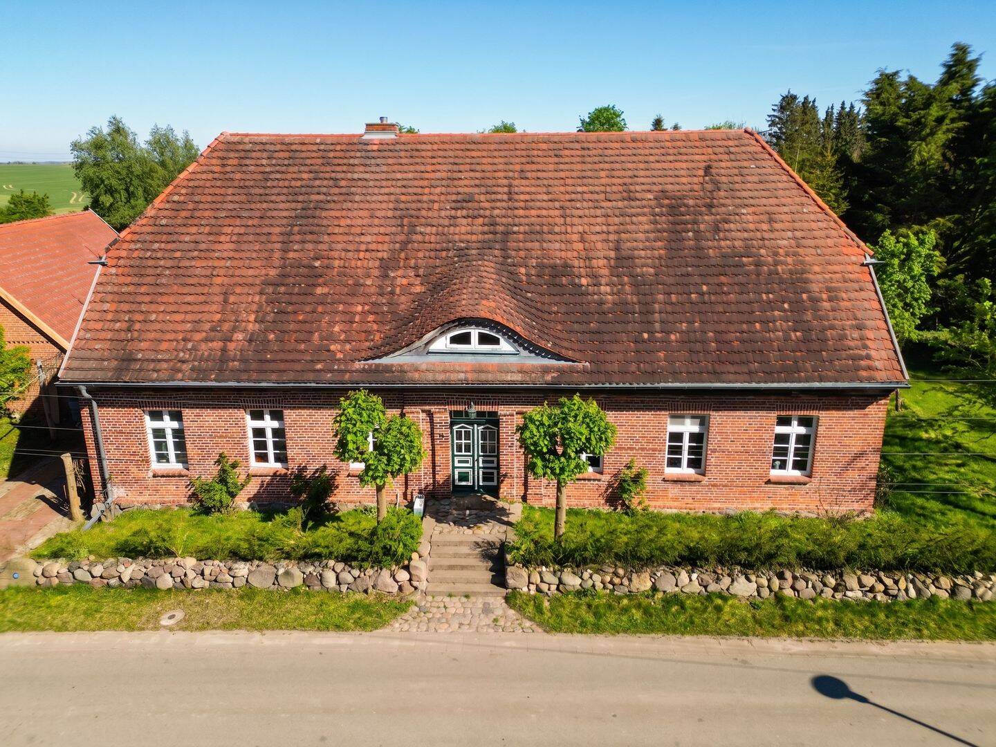 Historisches Wohnhaus in ruhiger Lage mit großzügiger Wohnfläche, 17153 Grammentin