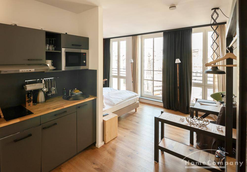17932S35 HomeCompany Dresden Möbliert/Furnished Studio Apartment in Dresden-City Altstadt max. 3 Personen