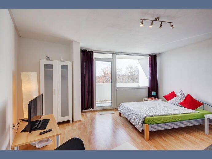 Möbliert: Helles Apartment mit Südwest-Balkon, 81379 München (Sendling Sendling-Westpark Thalk. Obersendl.-Forsten-Fürstenr.-Solln)