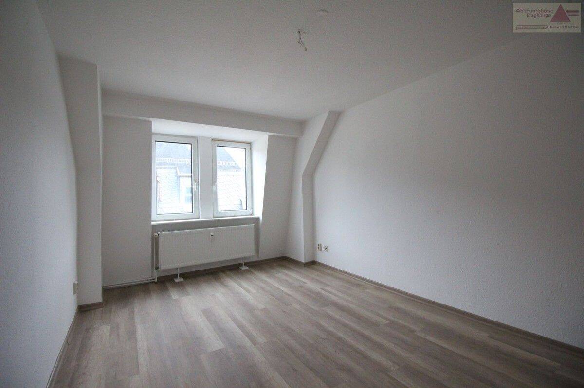 Schicke 3-Raum-Dachgeschoss-Wohnung in Aue, 8280 Aue-Bad Schlema
