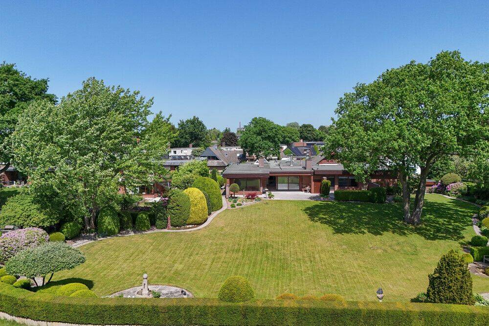 Unternehmer Villa mit 2.682m² parkähnlichem Garten am Liether Forst mit Blick über die Felder, 25336 Elmshorn