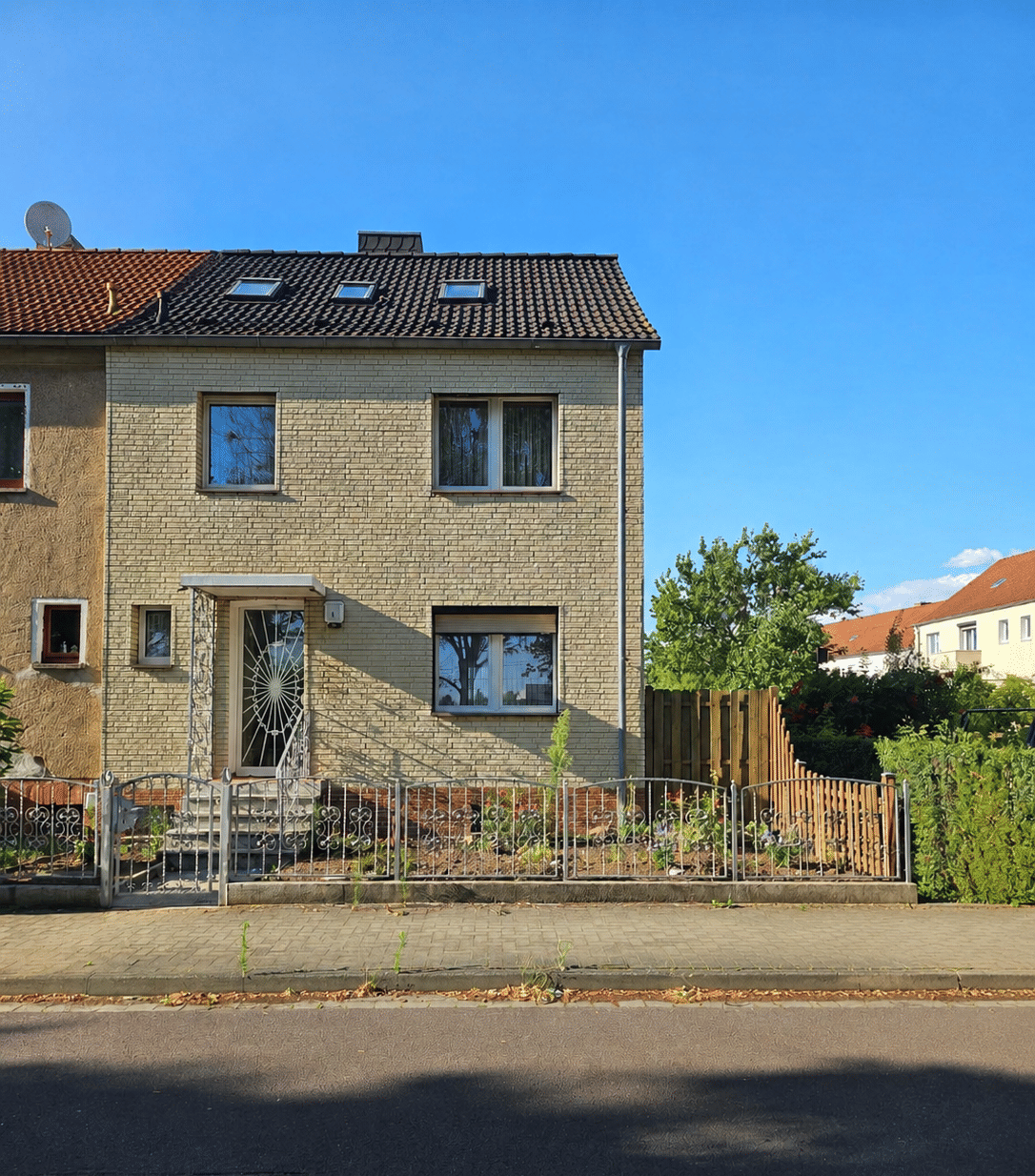 REIHENENDHAUS MIT POTENZIAL IN DER MILCHSTRASSE, 39118 Magdeburg (Lemsdorf Reform Sudenburg)