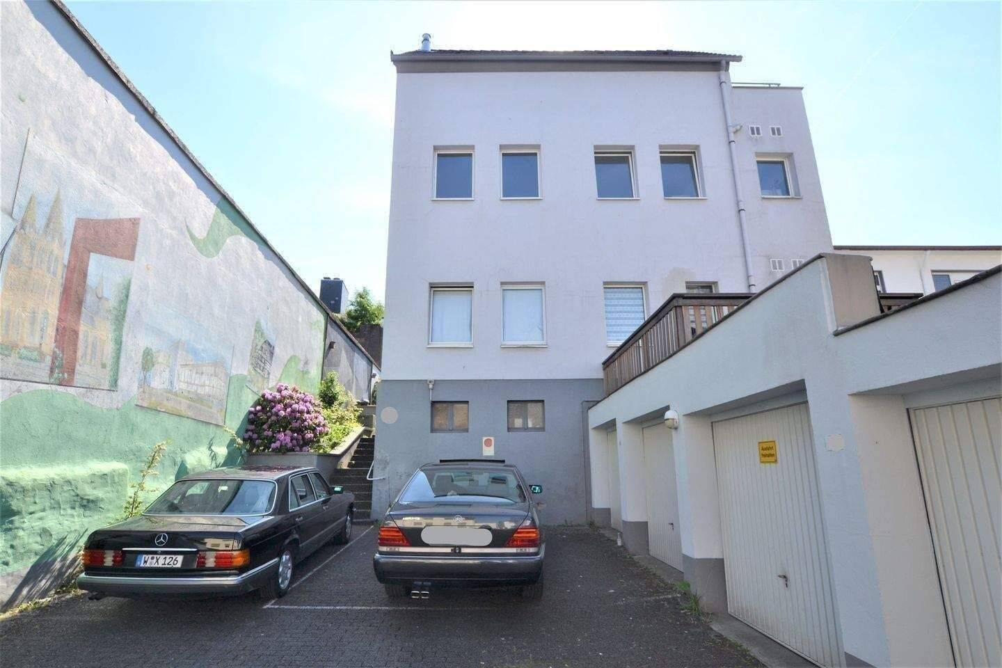 IMWRC – Solingen-Mitte bietet Anlagemöglichkeit: MFH mit Anbau, Garten und Garagen!, 42655 Solingen (Höhscheid Merscheid Solingen-Mitte Wald)