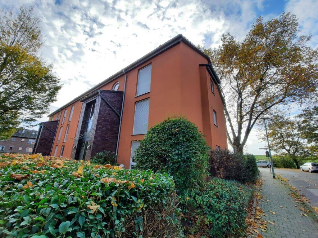 Bei VIVAWEST die Sonnenstrahlen auf dem eigenen Balkon genießen., 47139 Duisburg (Beeck Beeckerwerth Untermeiderich)