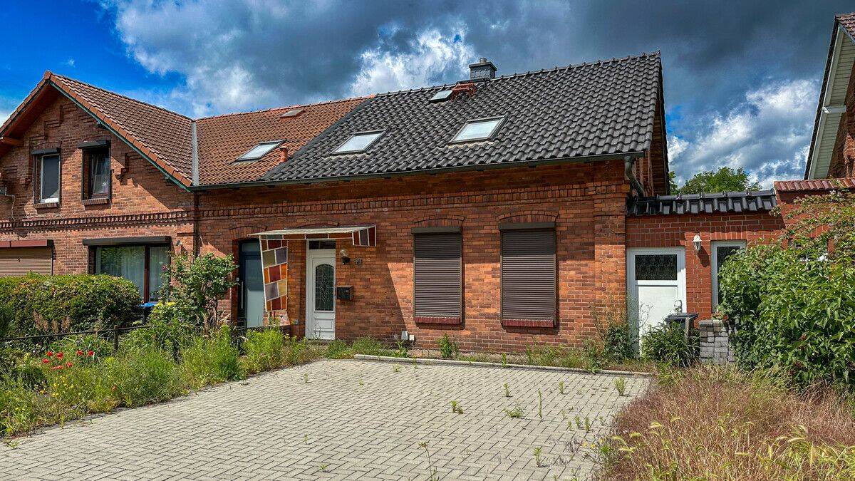 Reihenendhaus mit Garten & Doppelcarport, 21502 Geesthacht