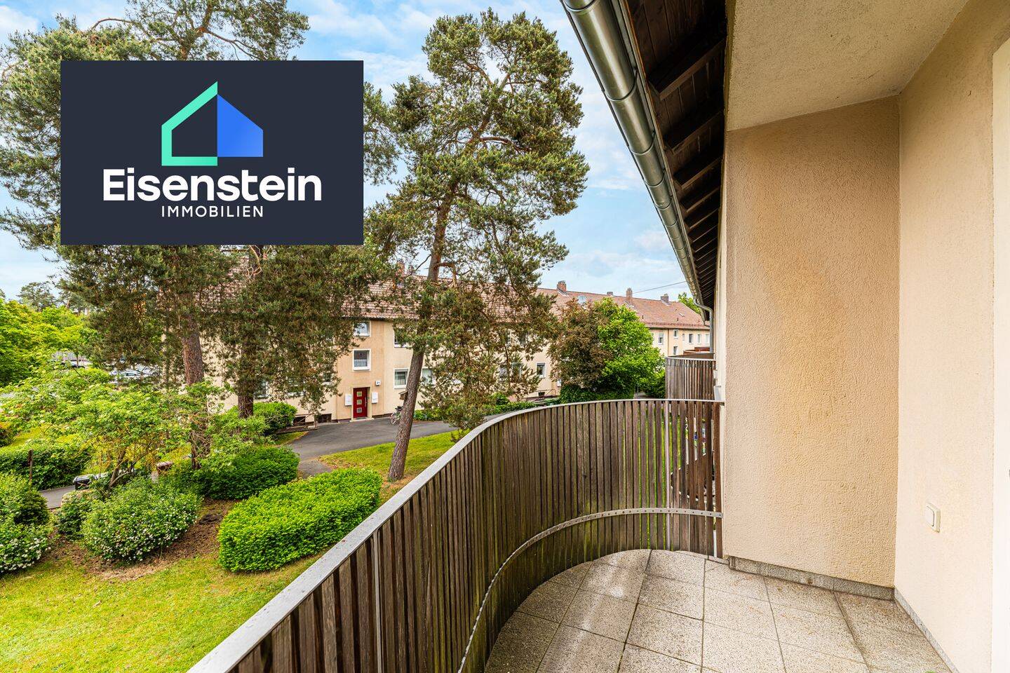 MODERNISIERTE 2-ZIMMER-WOHNUNG MIT SONNIGEM BALKON & VIEL STAURAUM, 90537 Feucht