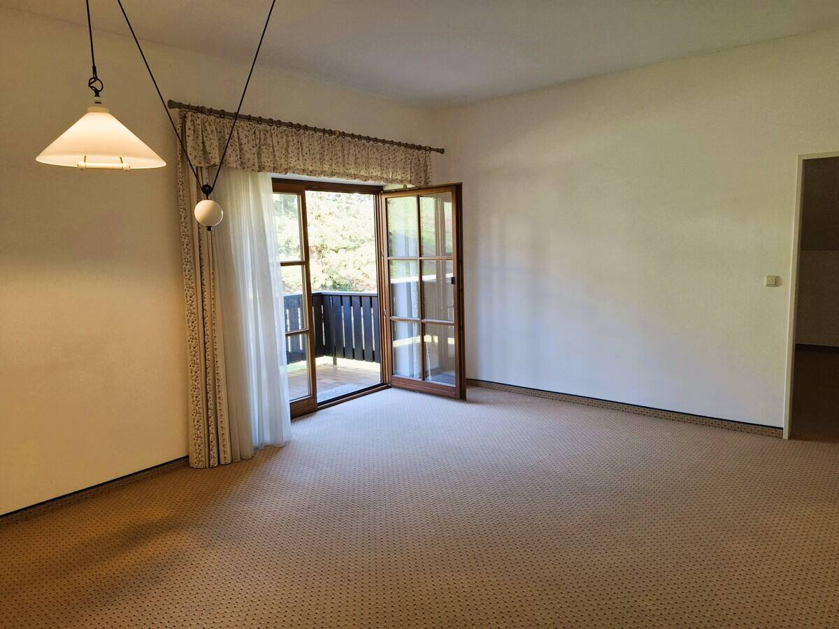 Wohnen wo andere Urlaub machen: Hübsche 2-Zi.-Wohnung mit Balkon und eigenem Stellplatz, 94086 Bad Griesbach i. Rottal