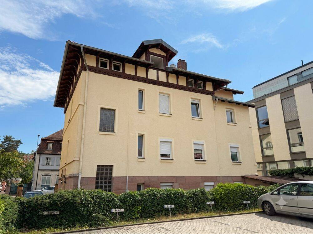 MFH in zentraler Lage – Altbaucharme, großzügige Wohnflächen und attraktives Entwicklungspotenzial, 91126 Schwabach