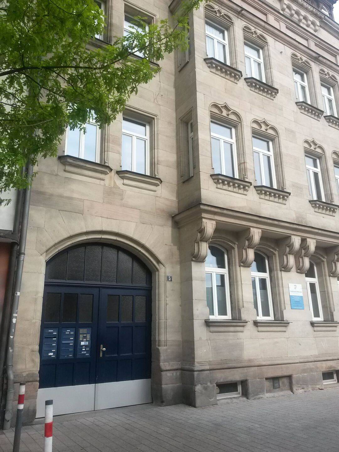 Renovierte Altbauwohnung mit großem Balkon – provisionsfrei, leerstehend ab 01.08., 5 Gehminuten zum Hauptbahnhof, 90459 Nürnberg