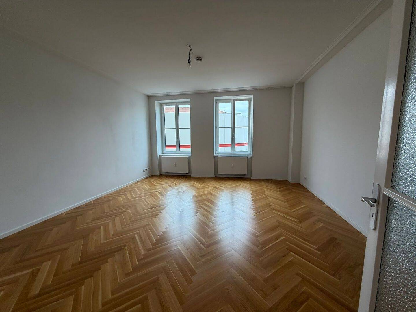 Schöne Wohnung mit Balkon mitten in der Stadt, 1067 Dresden (Friedrichstadt Innere Altstadt Wilsdruffer Vorstadt/Seevorstadt-West)